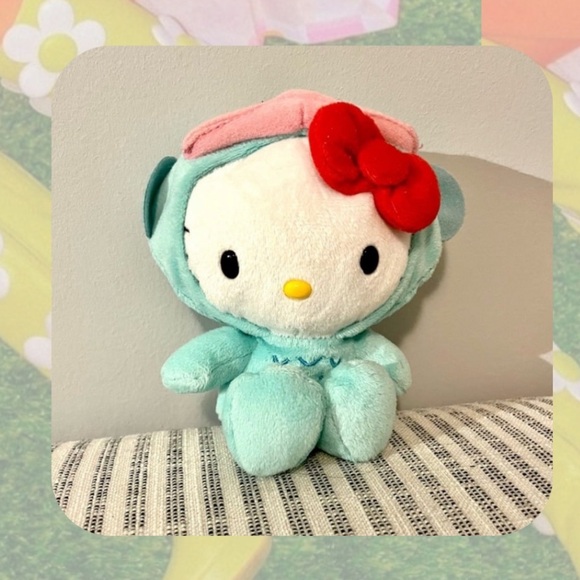 ๐RARE๐ Sanrio Hello Kitty dressed as Hangyodon plushie - Picture 1 of 12